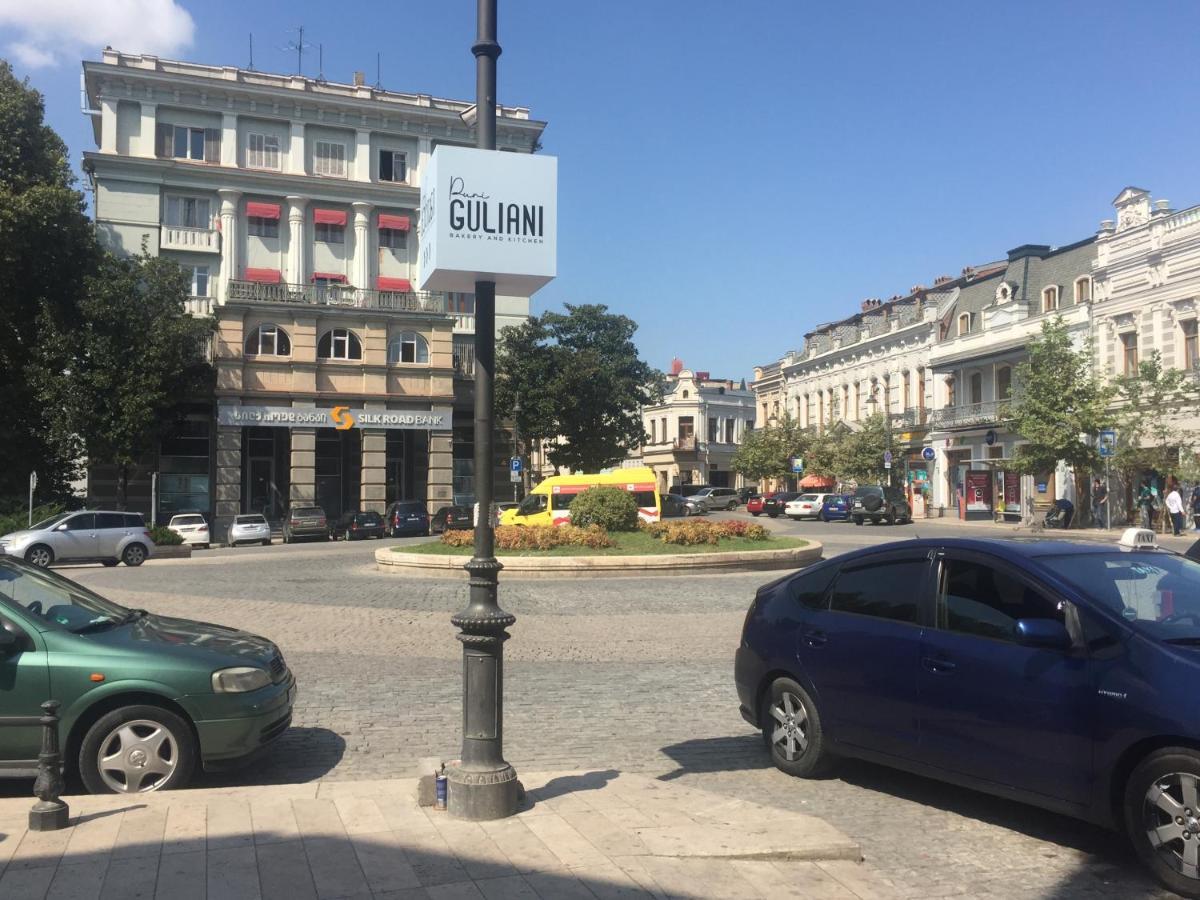 Lets Go House Hostel Tbilisi Exterior photo